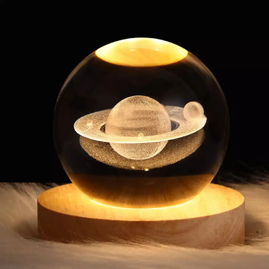 Lampe Veilleuse Galaxie - LED - Boule en verre, socle en bois - Prise directe - Interrupteur - Ambiance cosmique.